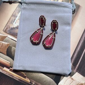 Kendra Scott Threaded Ansley Gold Maroon Drop Earrings